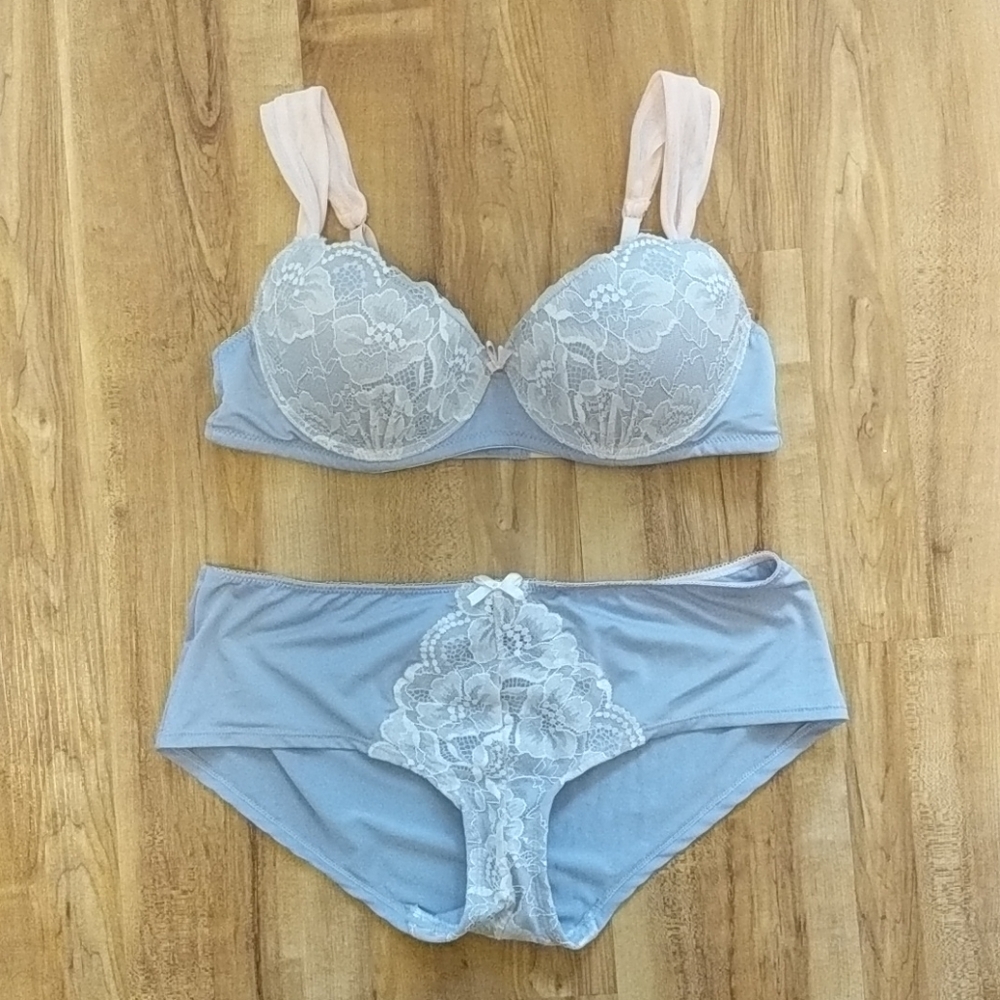 Never Worn bra and panty set